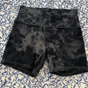 Lululemon align high rise 6" shorts
